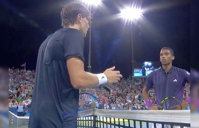 „Cea mai controversată minge de meci din istorie” » Inclusiv Novak Djokovic a izbucnit după ce a văzut imaginile: „O rușine, suntem ținuți în «beznă»!”