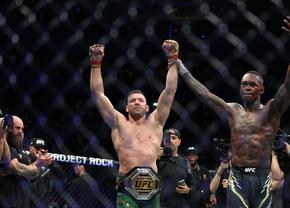 Dricus Du Plessis - Israel Adesanya, duelul celor mai populari africani din UFC, încheiat în runda a 4-a » Moment controversat în gală: arbitru dat afară din cauza unei decizii șocante