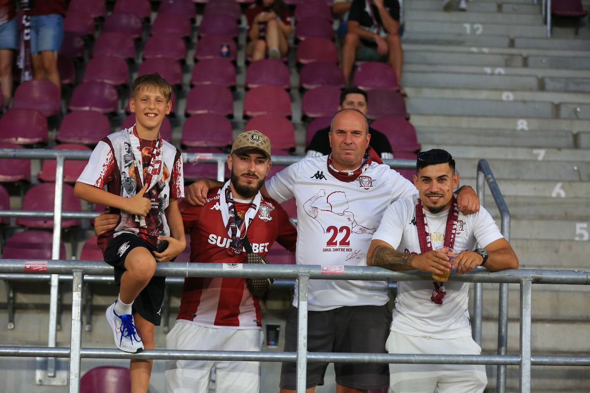 Imaginea serii în Giulești, înainte de Rapid - Dinamo » Ce a apărut pe tabelă