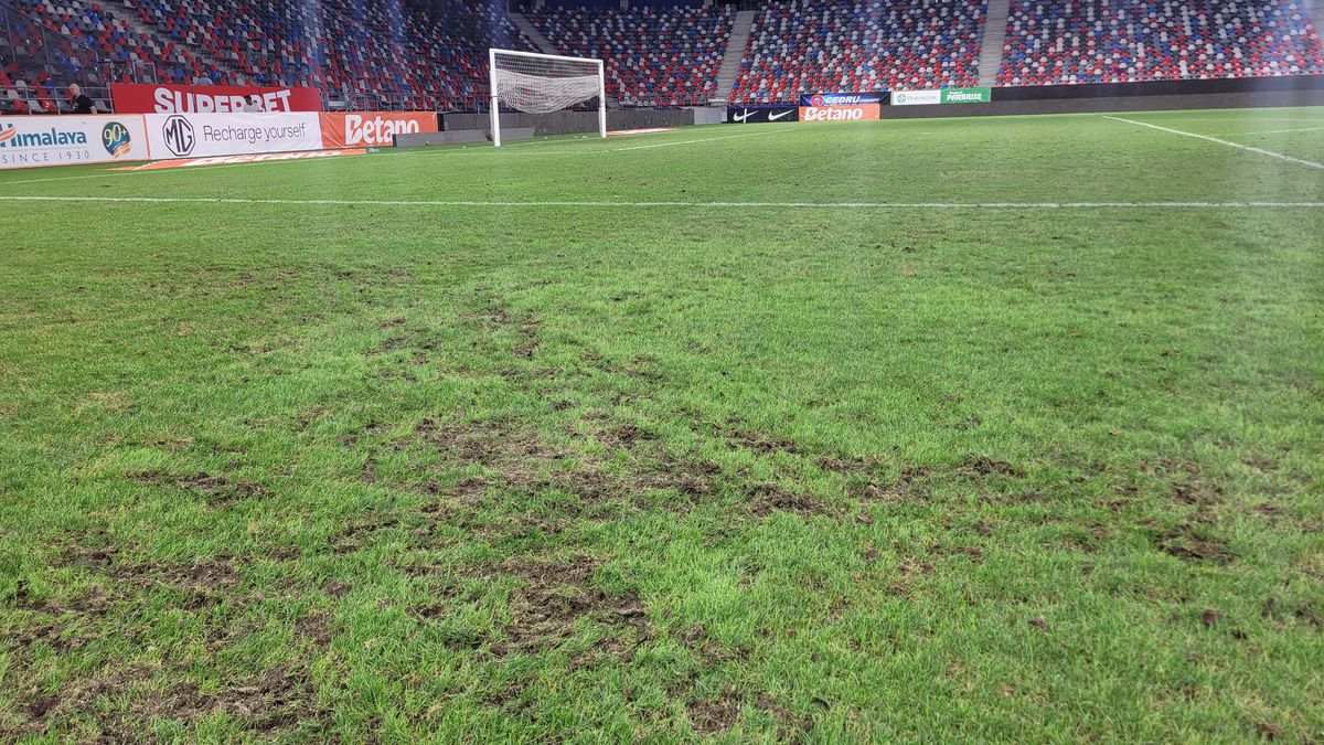 Gazonul a arătat deplorabil la FCSB - Poli Iași