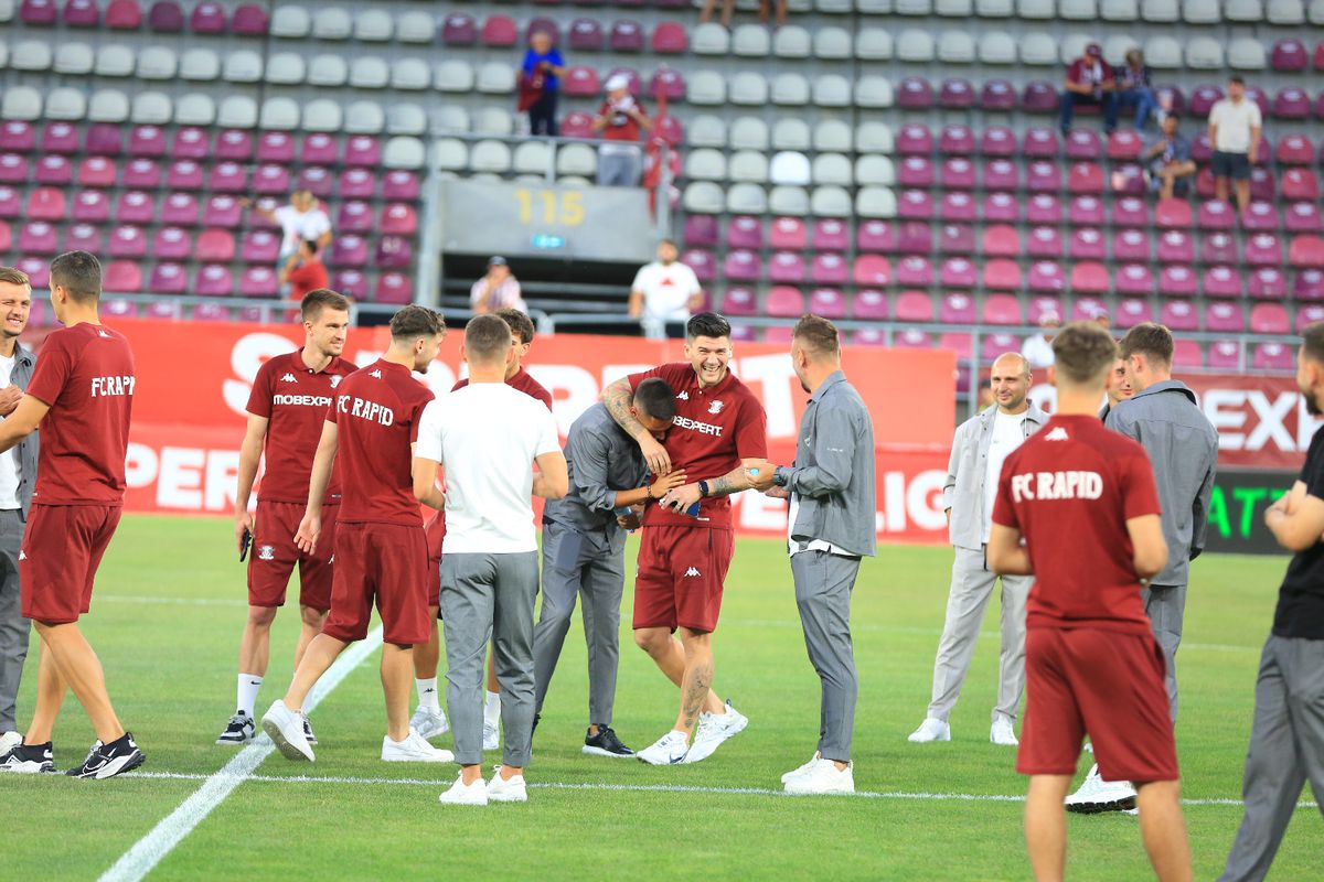 Ce au găsit „câinii” în vestiarul din Giulești: „Să o iubească la fel ca pe mă-sa și ca pe ta-su!”