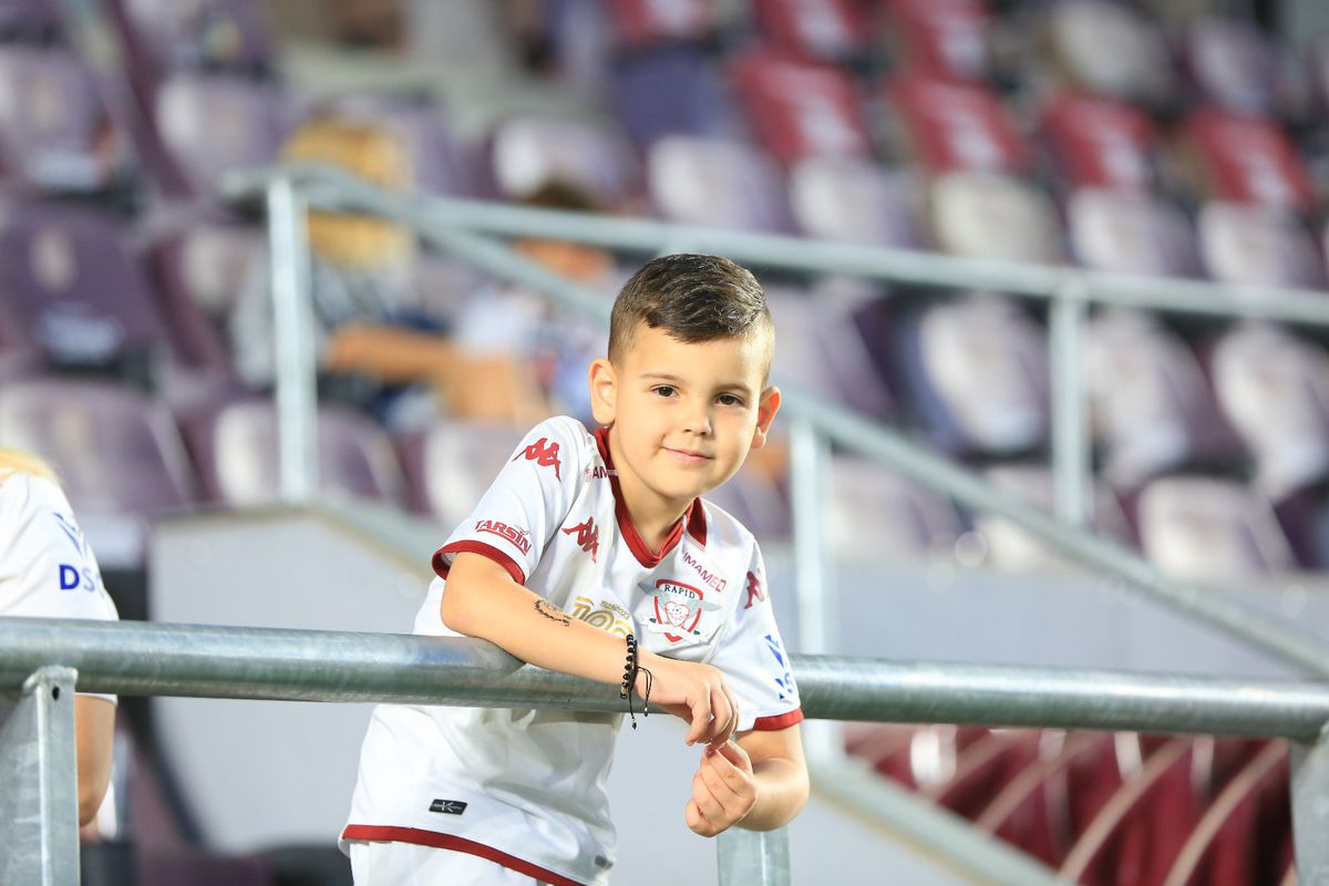 Imaginea serii în Giulești, înainte de Rapid - Dinamo » Ce a apărut pe tabelă