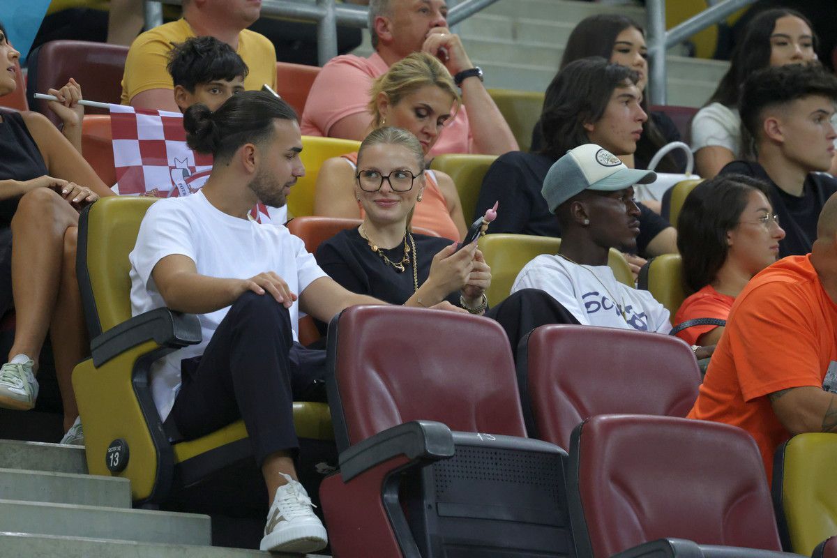 Gol pe teren și show în tribune » Antonia, iubita lui Daniel Bîrligea, a furat privirile la derby