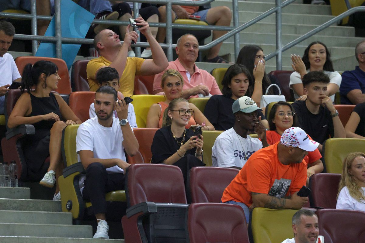 Gol pe teren și show în tribune » Antonia, iubita lui Daniel Bîrligea, a furat privirile la derby