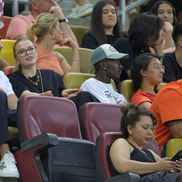 Antonia Salanță, iubita lui Daniel Bîrligea la meciul Rapid - FCSB, 2-2