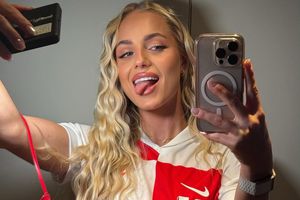 Cea mai frumoasă fotbalistă din lume a plecat din Europa » Ana Maria l-a lăsat acasă și pe jucătorul dorit de Dinamo