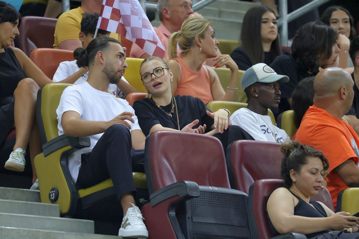 Gol pe teren și show în tribune » Antonia, iubita lui Daniel Bîrligea, a furat privirile la derby