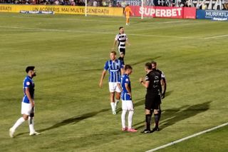 6 lucruri care nu s-au văzut la TV în Farul - U Cluj 0-1 » Nervi pe teren și în tribune!