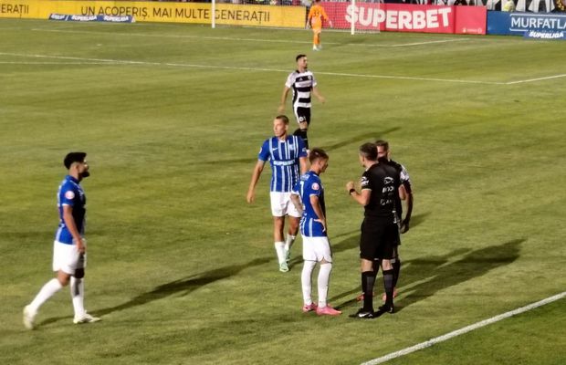 6 lucruri care nu s-au văzut la TV în Farul - U Cluj 0-1 » Nervi pe teren și în tribune!