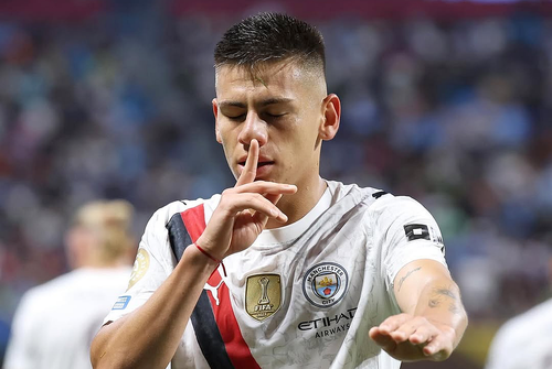 Borussia Dortmund îl dorește pe Claudio Echeverri, tânărul argentinian de la Manchester City. Foto: Instagram