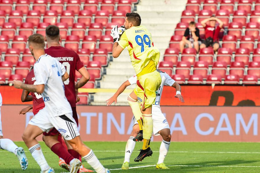 Giannis Anestis / FOTO: Imago Era pe teren când Savvidis a scos pistolul, acum e pe podium în Superliga: „Există o singură diferență între România și Grecia”