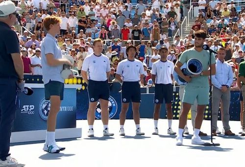 Jannik Sinner și Carlos Alcaraz la festivitatea de premiere de la Cincinnati