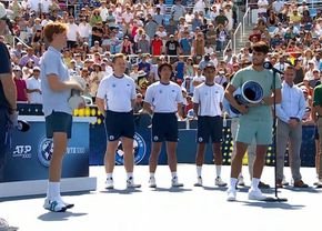 Finală retezată la Cincinnati: Carlos Alcaraz e campion, Jannik Sinner a abandonat la 0-5 » Cuvinte superbe schimbate de cei doi