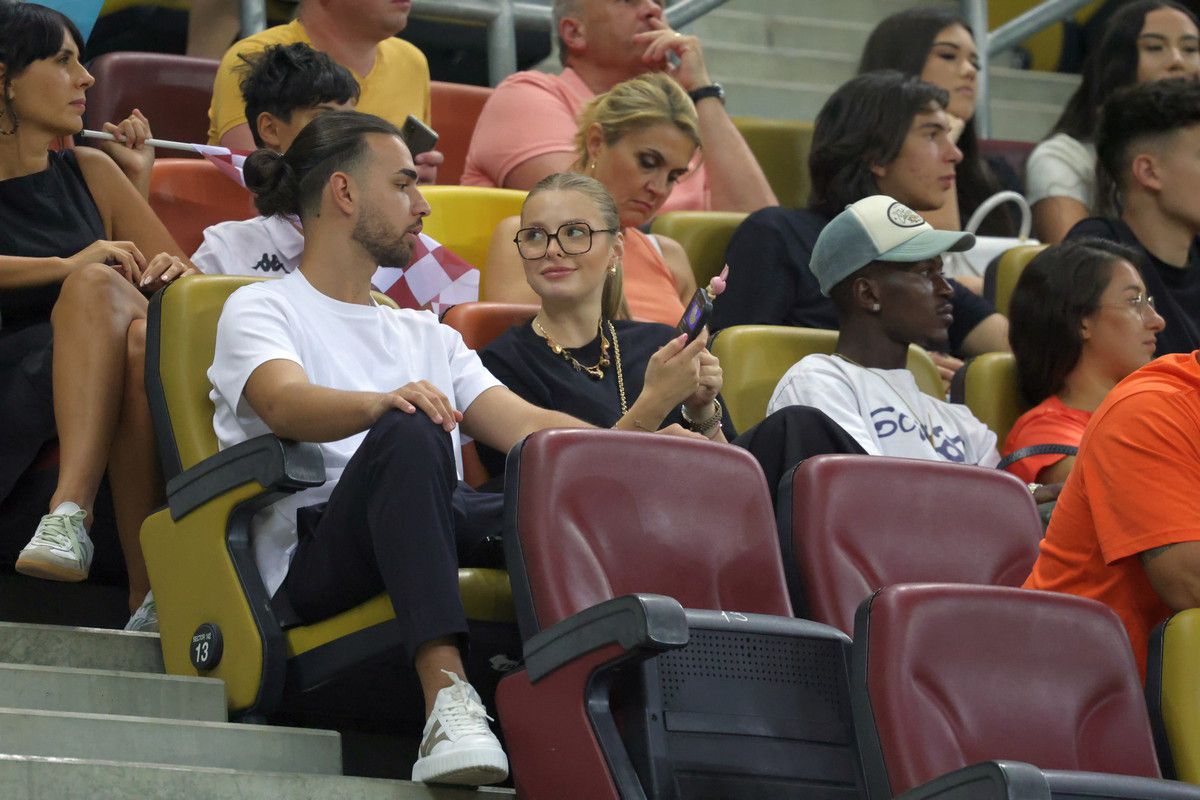 Gol pe teren și show în tribune » Antonia, iubita lui Daniel Bîrligea, a furat privirile la derby