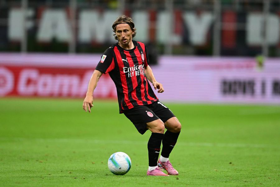 Luka Modric, care s-a despărțit de Real Madrid, speranța că Milanul va reveni în lupta pentru podium / Foto: Imago Ancelotti vede o criză a fotbalului italian » „Nu mi-aș fi imaginat niciodată!” + Previziunea despre Luka Modric