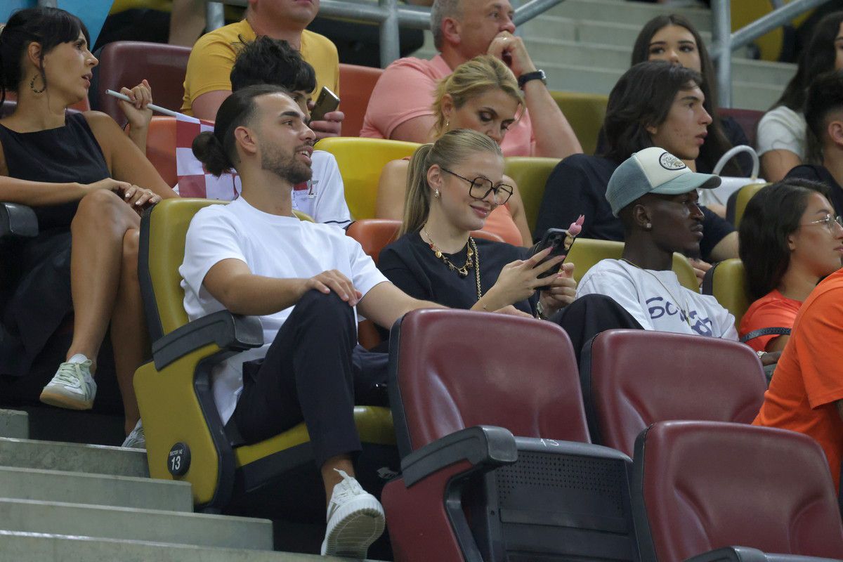 Gol pe teren și show în tribune » Antonia, iubita lui Daniel Bîrligea, a furat privirile la derby