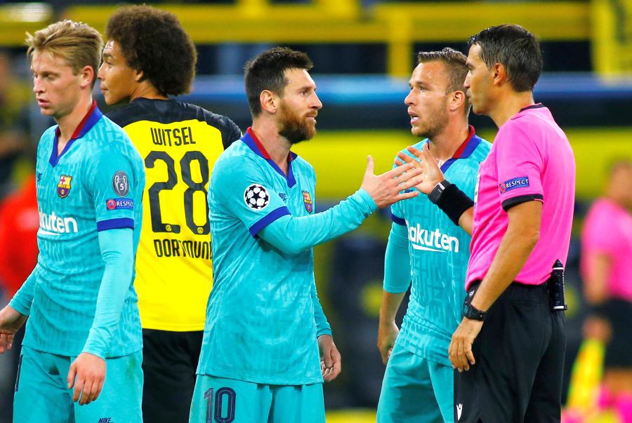 Ovidiu Hațegan a condus meciul Borussia - Barcelona 0-0// FOTO: Reuters
