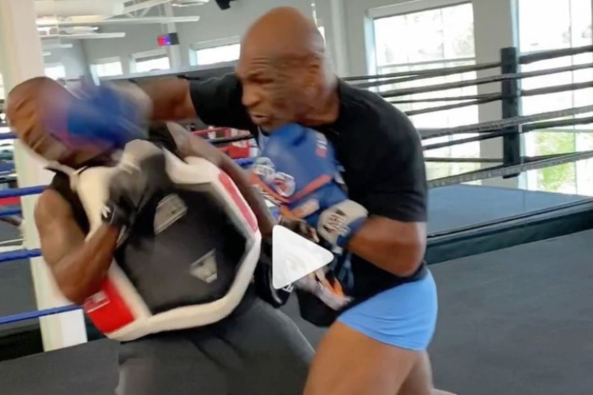 VIDEO Mike Tyson, aproape să-i ia capul antrenorului, în imagini-șoc de la antrenamente!