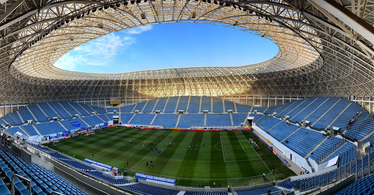 FCU Craiova - FCSB. Gazonul de pe „Oblemenco”