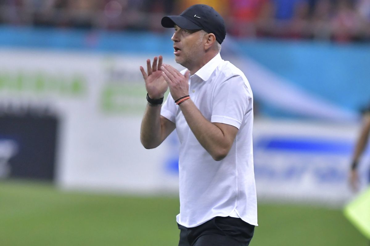 Iordănescu a izbucnit cu o oră înainte de FCU Craiova - FCSB: „E foarte prost!”