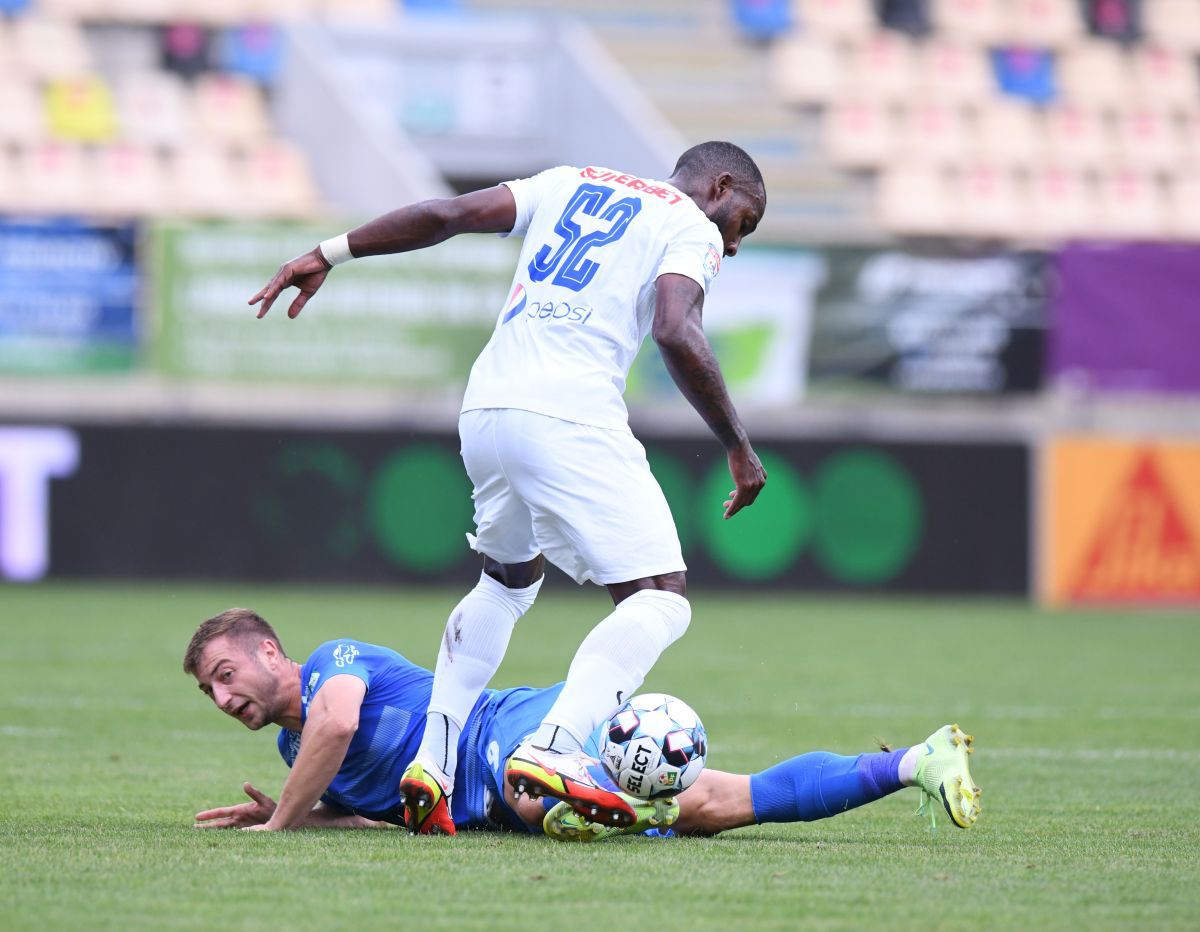 Chindia - Farul 2-0 » Fundașul de națională l-a „îngropat” pe Hagi! Al doilea eșec al sezonului pentru dobrogeni