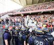 Bătaie generală la meciul campioanei din Ligue 1! Fanii au făcut prăpăd » Poliția, pe gazon