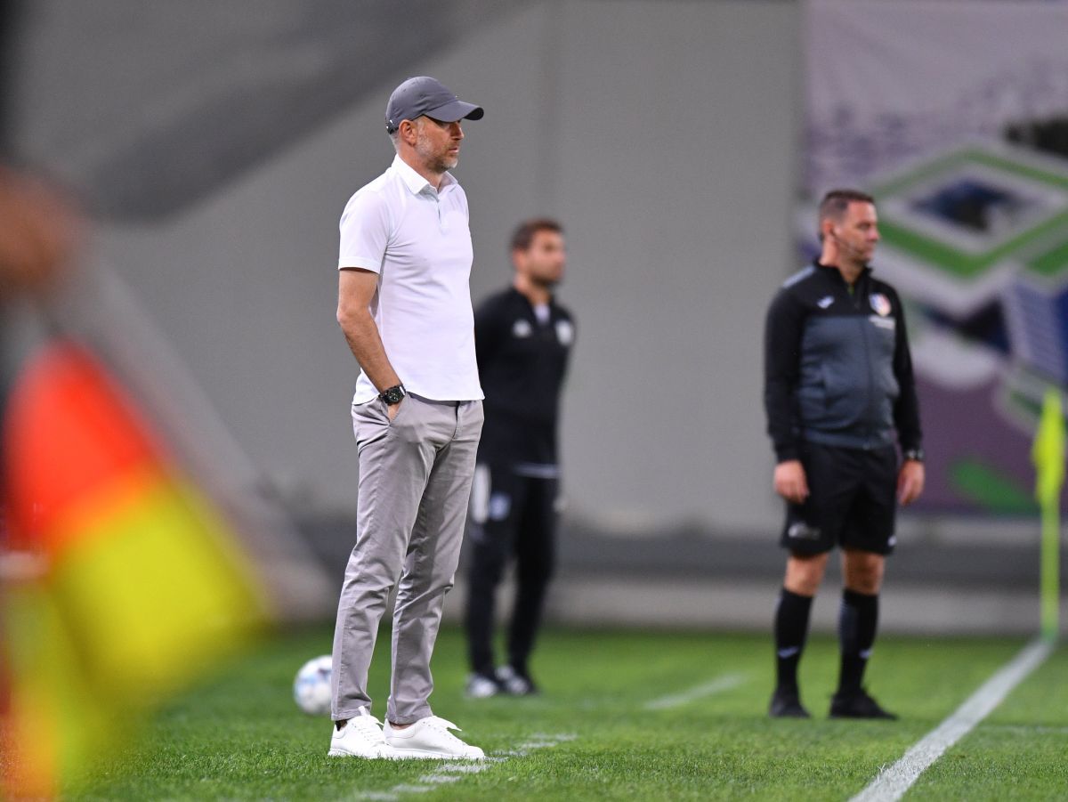 Penalty acordat de asistent în FCU Craiova - FCSB! » Ce arată reluările TV + verdictul specialistului