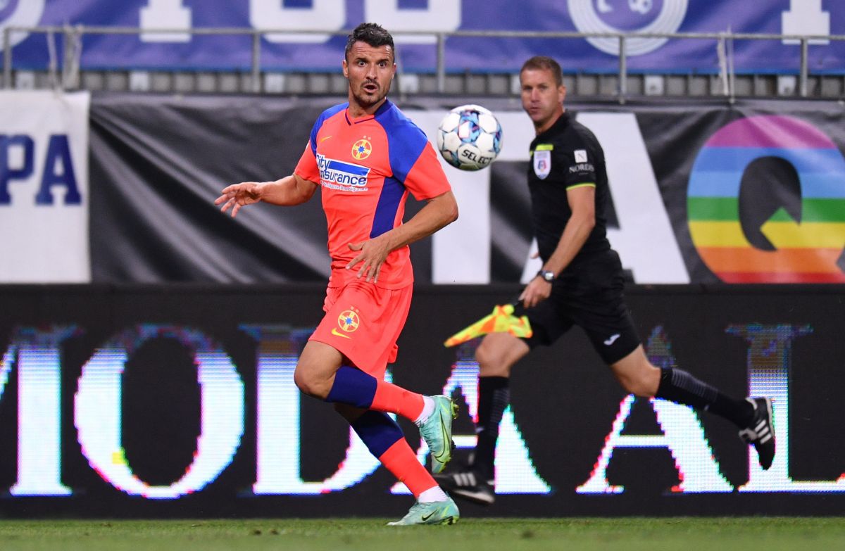 Penalty acordat de asistent în FCU Craiova - FCSB! » Ce arată reluările TV + verdictul specialistului