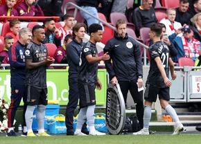 Cel mai tânăr jucător din istoria Premier League a debutat astăzi » Cine e „decarul” pe care mizează liderul