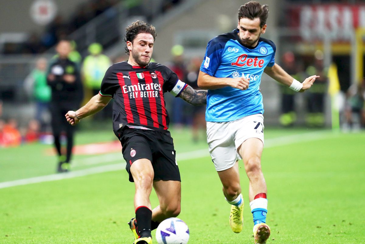 Napoli dă lovitura pe terenul lui AC Milan și urcă pe primul loc în Serie A » Clasamentul actualizat din Italia