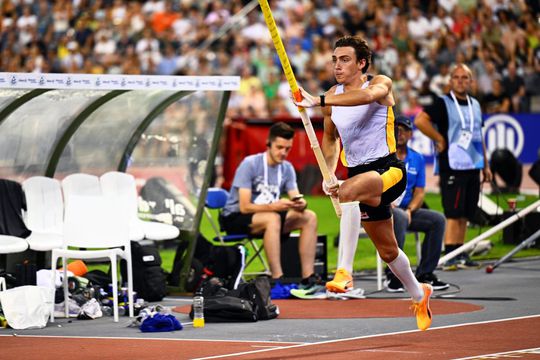 Armand Duplantis în elan Foto Imago