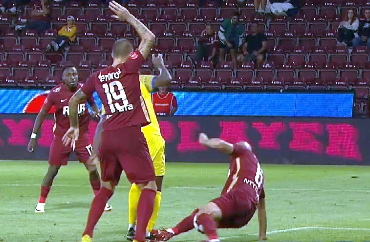 Istvan Kovacs a comis-o grav în Gruia » Două penalty-uri neacordate pentru Petrolul în meciul cu CFR Cluj