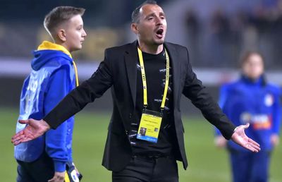 Claudiu Tudor a răbufnit la adresa lui Istvan Kovacs: „Știam de când am văzut cine ne arbitrează că o să fim furați! Îl umple de sânge și nu dă nimic! Incredibil”