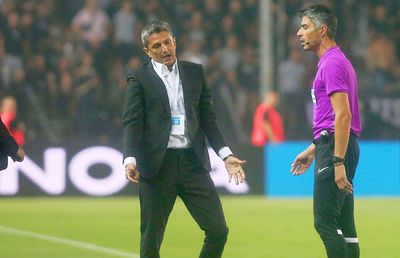 Răzvan Lucescu, nervos după remiza albă din derby-ul PAOK - Aris: „Nu sunt prost, înțeleg ce se întâmplă. Arbitrul a venit pentru un 0-0”