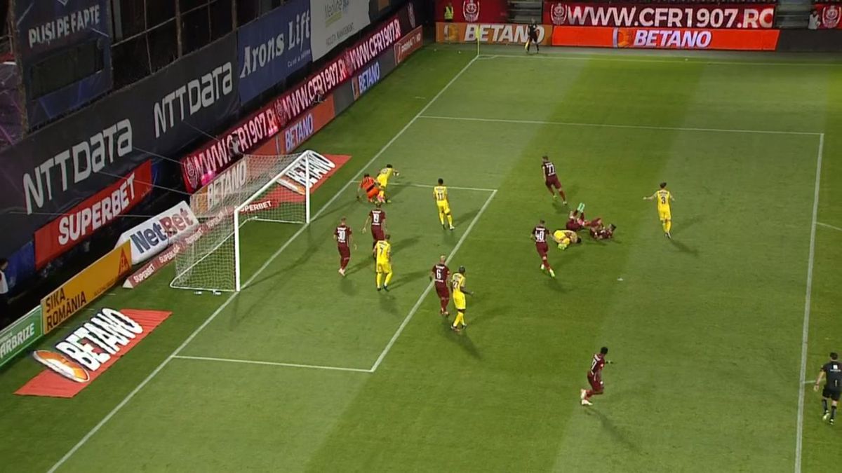 Petrolul a cerut două penalty-uri în meciul cu CFR Cluj