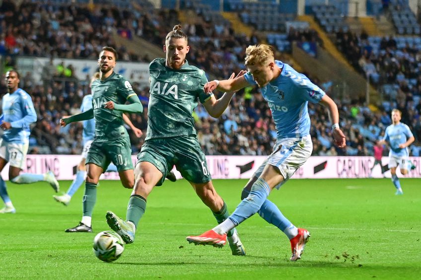 Radu Drăgușin în Coventry - Tottenham/ Foto: Imago Images