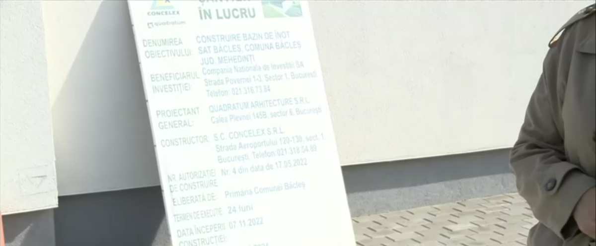 Între timp, în România: bazin semiolimpic inaugurat într-un sat fără canalizare » „Mobilizez babele de prin jurul meu și ne ducem împreună”