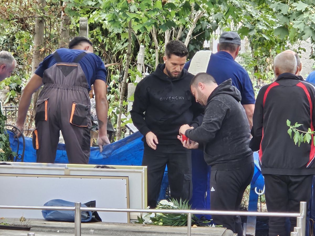 Gigi Mulțescu a fost înmormântat cu onoruri militare în Cimitirul „Reînvierea” » Peste 200 de oameni au venit să-și ia rămas-bun de la legenda lui Dinamo