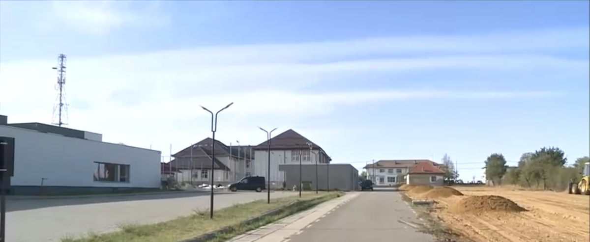 Între timp, în România: bazin semiolimpic inaugurat într-un sat fără canalizare » „Mobilizez babele de prin jurul meu și ne ducem împreună”