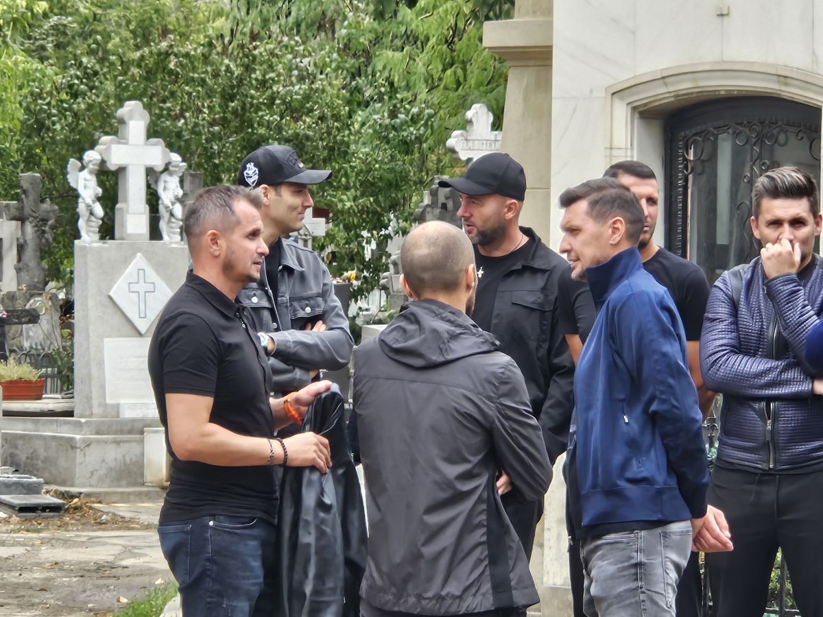 Gigi Mulțescu a fost înmormântat cu onoruri militare în Cimitirul „Reînvierea” » Peste 200 de oameni au venit să-și ia rămas-bun de la legenda lui Dinamo