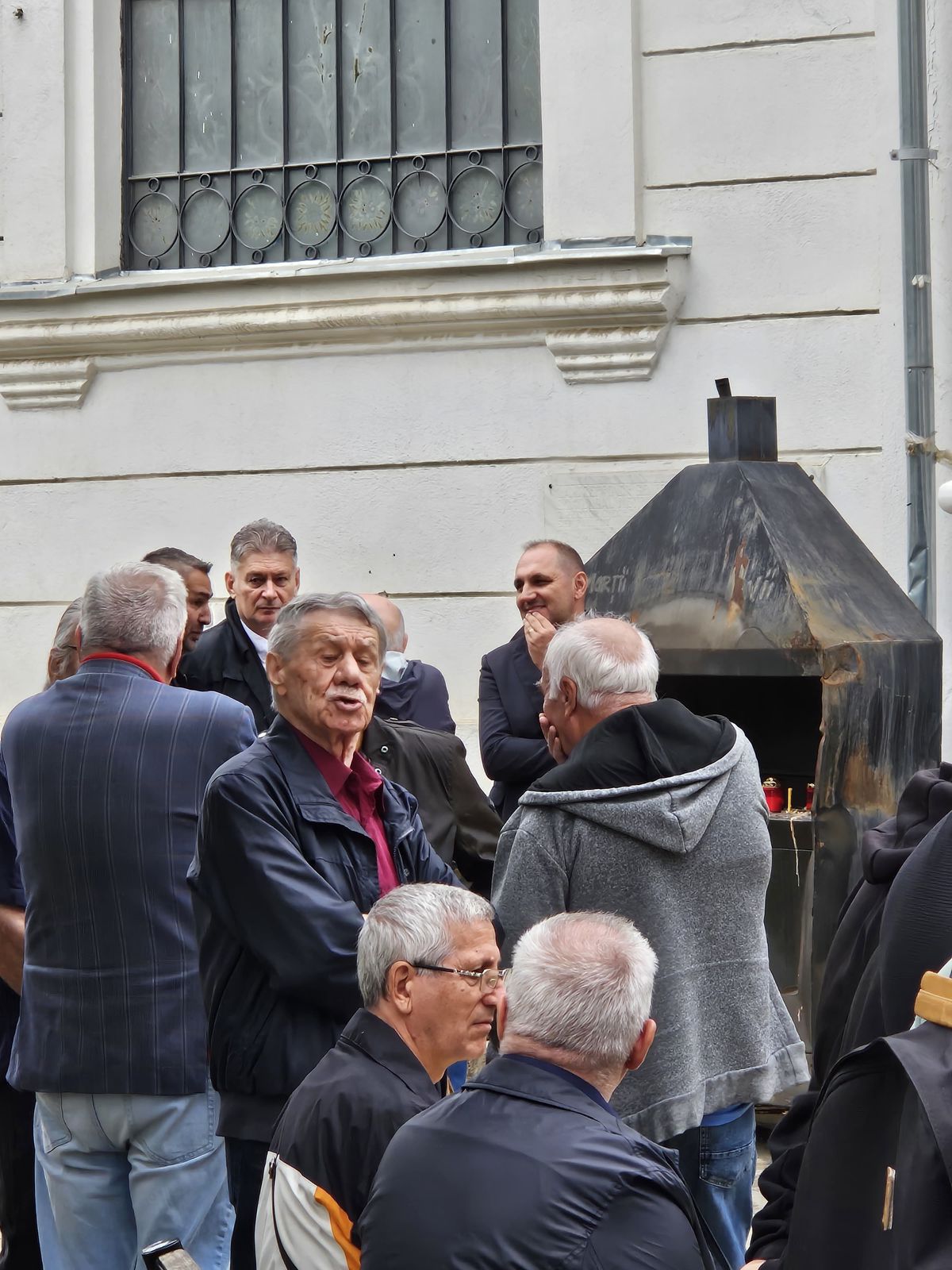 Gigi Mulțescu a fost înmormântat cu onoruri militare în Cimitirul „Reînvierea” » Peste 200 de oameni au venit să-și ia rămas-bun de la legenda lui Dinamo