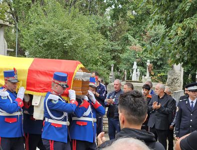 Gigi Mulțescu, înmormântat cu onoruri militare în Cimitirul „Reînvierea” » Peste 200 de oameni au venit să-și ia rămas-bun de la legenda lui Dinamo