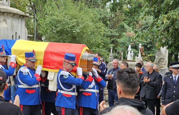 Gigi Mulțescu a fost înmormântat cu onoruri militare în Cimitirul „Reînvierea” » Peste 200 de oameni au venit să-și ia rămas-bun de la legenda lui Dinamo