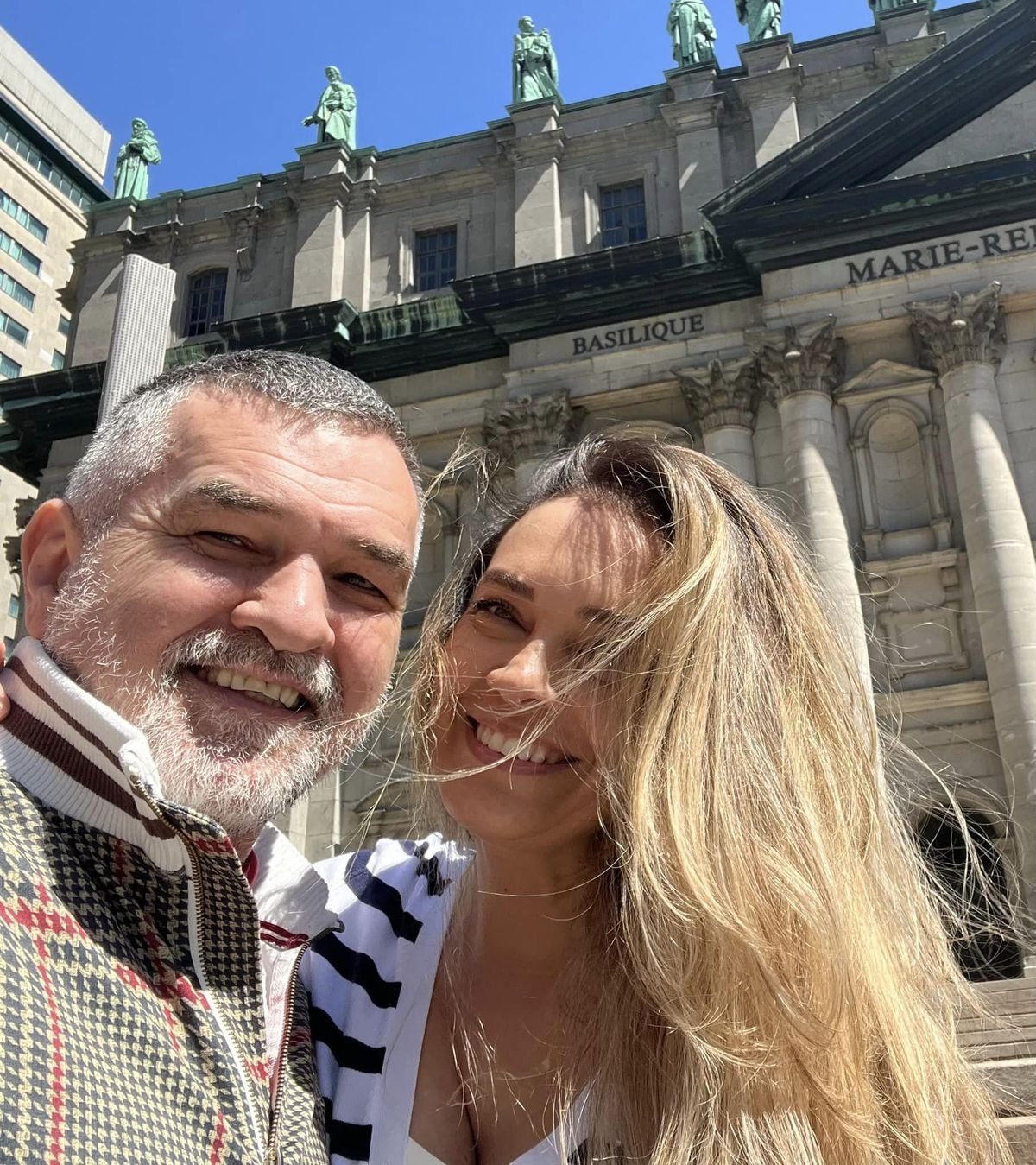 „Aveam părul creț și ochii verzi!” » Monica și Leonard Doroftei, secrete de cuplu pentru GSP.RO: „Lasă-mă să zic și eu ceva! Aveam 16 ani când l-am cunoscut, nu știam cu ce se ocupă”