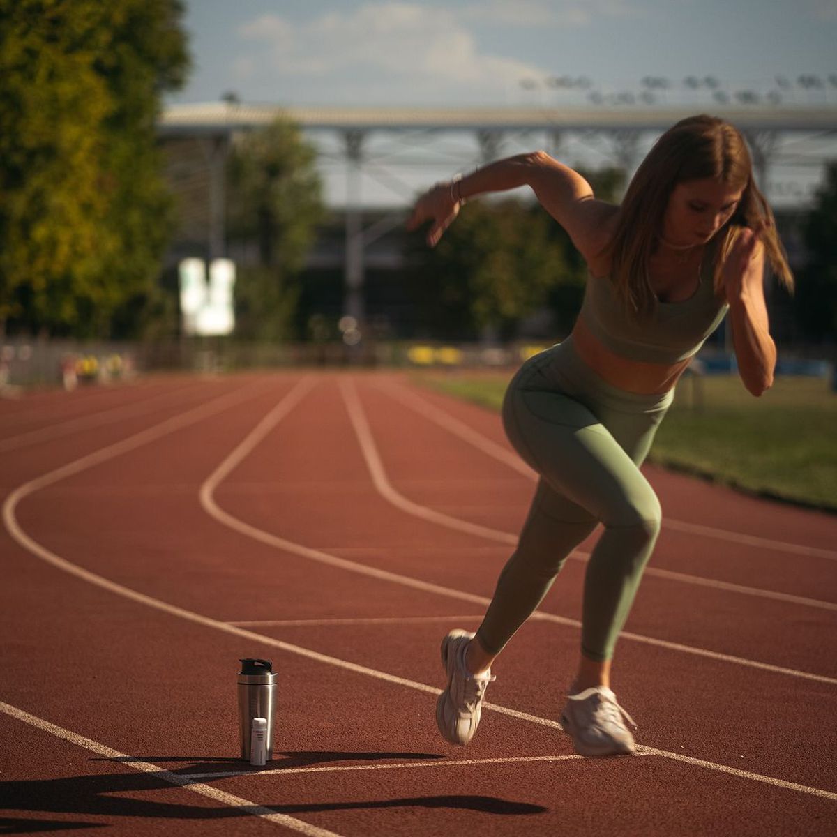 „A căzut cabina de sticlă a dușului peste mine!” » Povestea de succes a atletei cu peste 100 de medalii devenită kinetoterapeut cu mii de pacienți: „Făceam antrenamente la șapte dimineața pe beznă!”