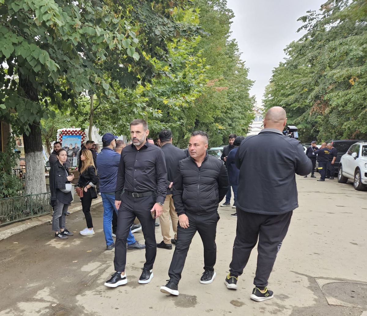 Gigi Mulțescu a fost înmormântat cu onoruri militare în Cimitirul „Reînvierea” » Peste 200 de oameni au venit să-și ia rămas-bun de la legenda lui Dinamo