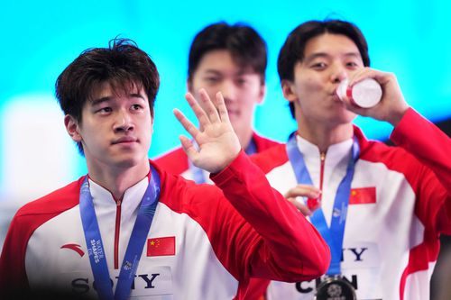 Înotătorul chinez Pan Zhanle (21 de ani), campionul olimpic și deținătorul recordului mondial la 100 metri liber, a avut o săptămână plină.