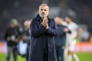 Ange Postecoglou n-a început bine la Nottingham » Eliminat de o divizionară secundă, după ce conducea cu 2-0 la pauză