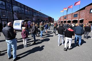 Cum vor fi întâmpinați fanii lui FCSB la Deventer: „Îi așteptăm pe români!”