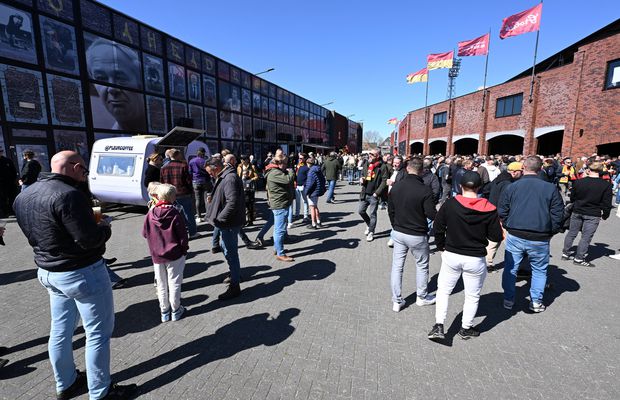 Cum vor fi întâmpinați fanii lui FCSB la Deventer: „Îi așteptăm pe români!”